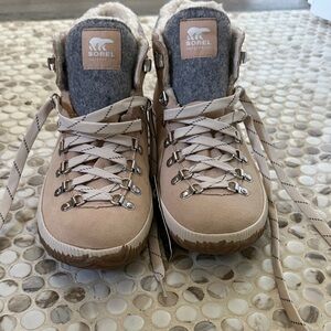 Sorel Beige and Gray Lace-Up Boots